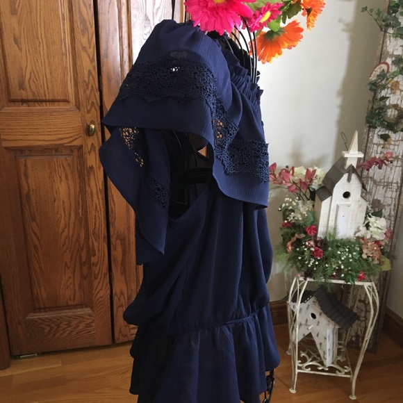 New York & Company DARK NAVY Off Shoulder Top - Picture 4 of 8